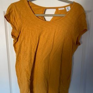 Mustard yellow t shirt